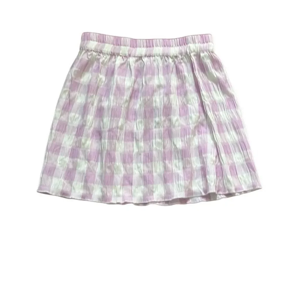 Kendall and Kylie pull on mini skirt size small